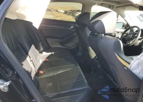 2018 Honda Accord Touring из США, поврежденный, VIN 1HGCV2F97JA025300